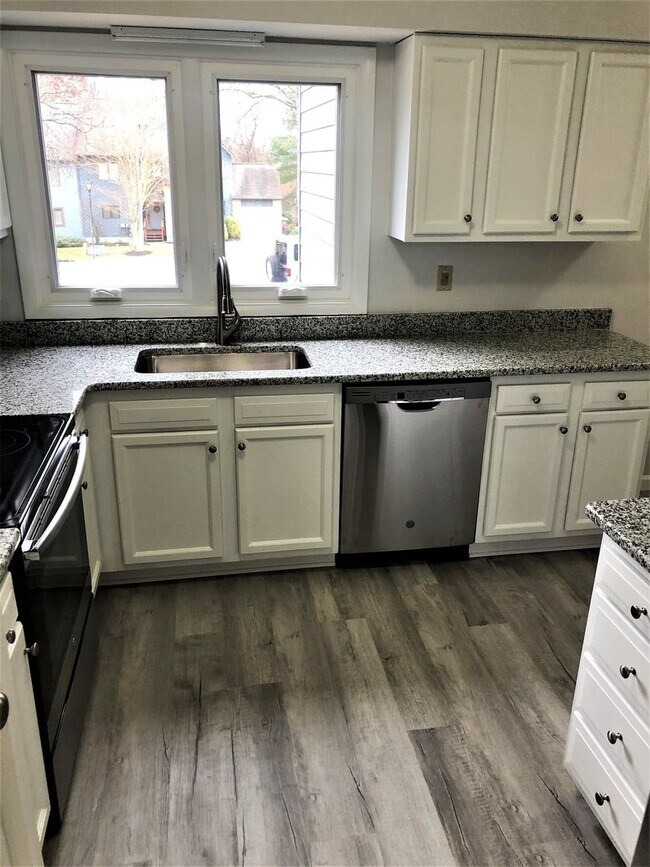 Building Photo - 2 Bed 2 Bath in Fox Fire