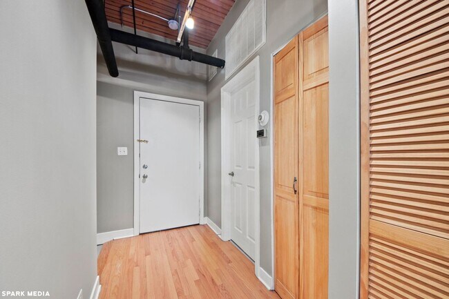 Building Photo - 411 W Ontario St