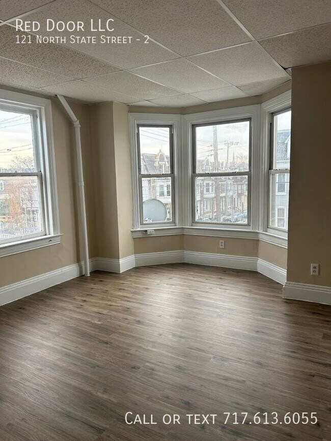 Building Photo - 121 N State St