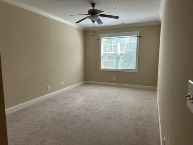 Building Photo - Condo in gated Anderson Creek Club!