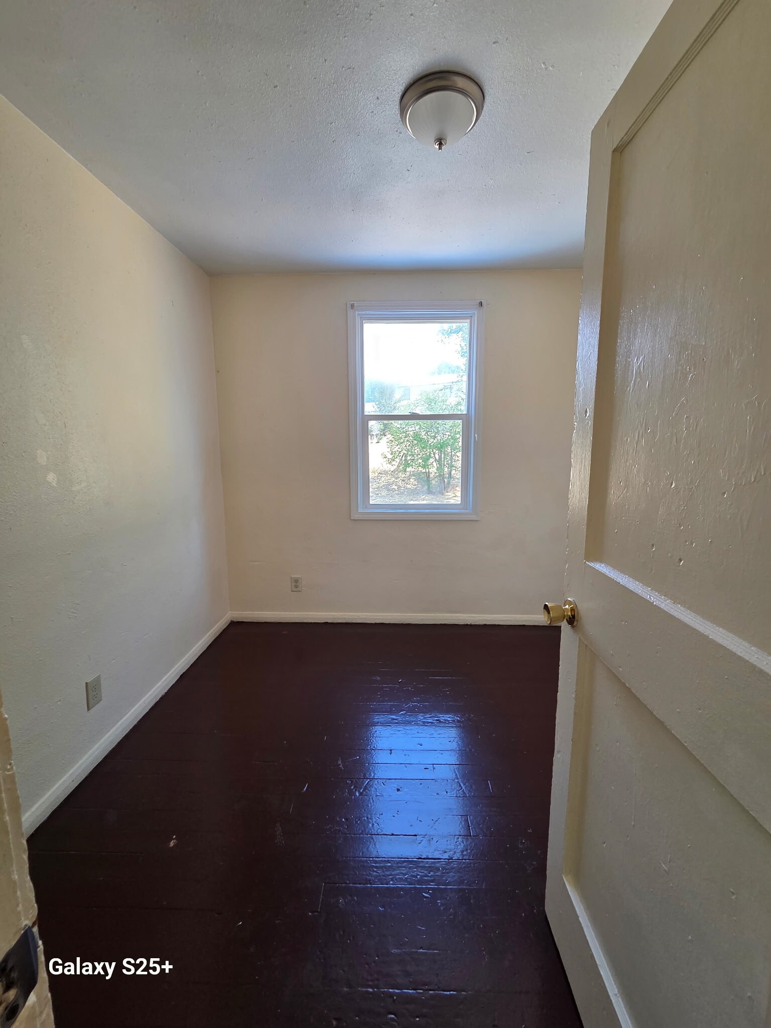 Building Photo - 1413 NW Despain Ave