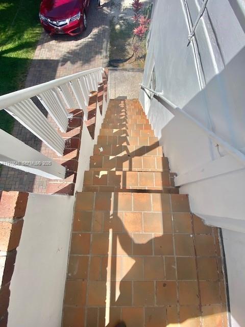 Building Photo - 830 W 40th St