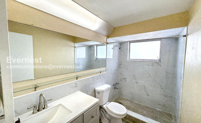 Building Photo - 3313 Ottway Dr