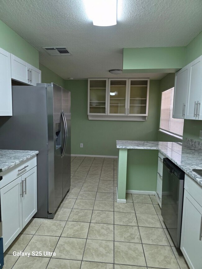 Building Photo - 3 Bedroom 2 Bath Home for Rent