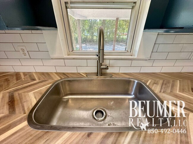 Building Photo - Charming + affordable 1/br 1/ba Cottage for rent