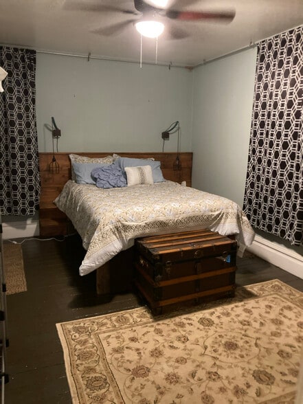 Building Photo - 9069 South 13th Street