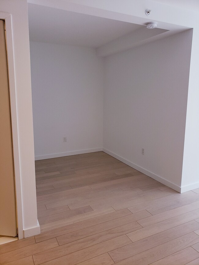 Interior Photo - 535 W 43rd Street