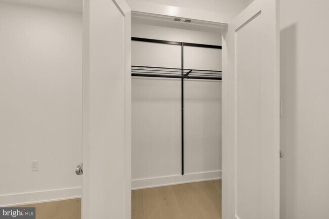 Building Photo - 2116 Kalorama Rd NW