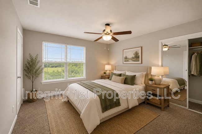 Building Photo - 10510 Clubhouse Dr