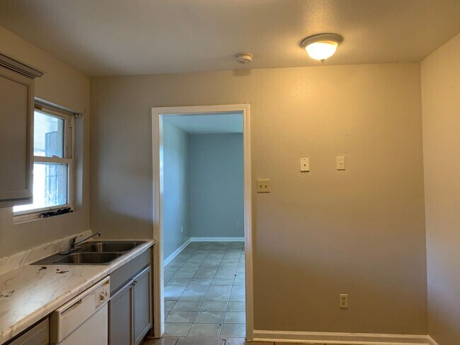 Building Photo - 8018-20 Gus St.