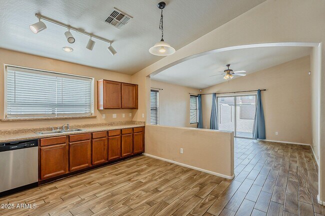 Building Photo - 1279 W Jersey Way