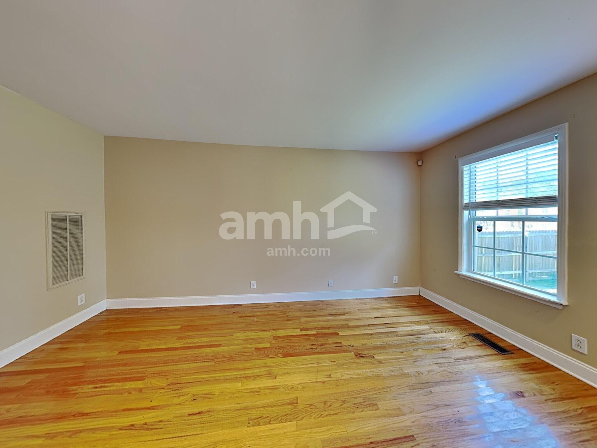 Building Photo - 1068 Blairfield Dr