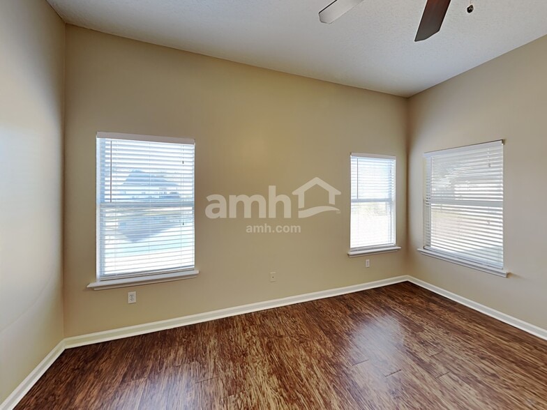 Building Photo - 86865 Riverwood Dr