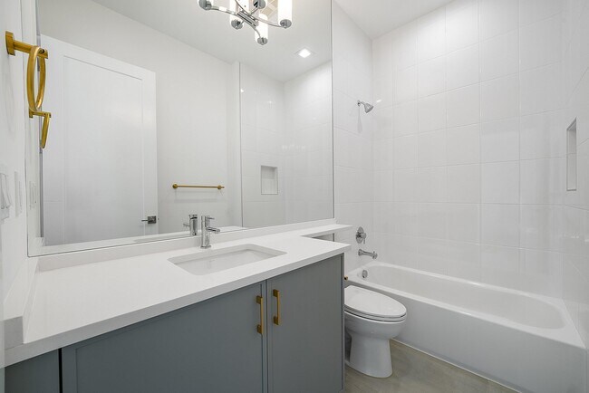 Building Photo - 8561 Crystal Downs Ave
