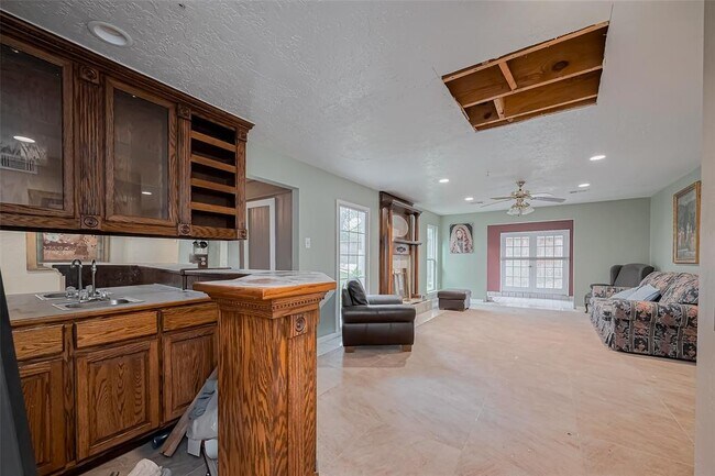 Building Photo - 4015 Black Locust Dr