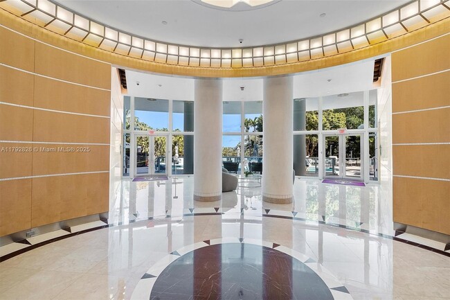 Building Photo - 2127 Brickell Ave