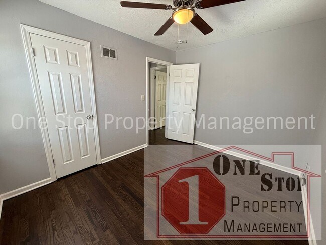 Building Photo - Beautiful 2 Bedroom 1 Bathroom in Kansas City!