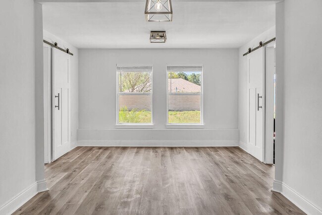 Building Photo - 2115 Stallion Rd