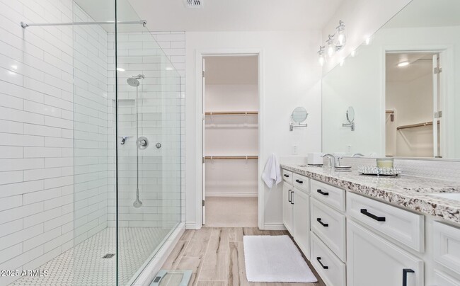 Building Photo - 5100 E Rancho Paloma Dr