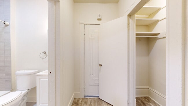 Building Photo - 420 Ellis St