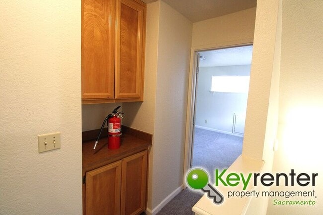 Building Photo - 8021 Sawgrass Cir
