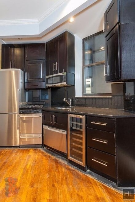 Building Photo - 248 Mott St