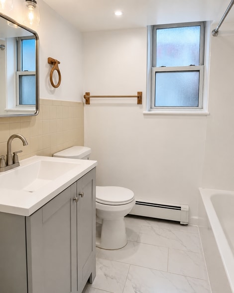 Building Photo - 169 W 51st St