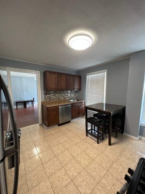 Building Photo - 309 Columbus Ave