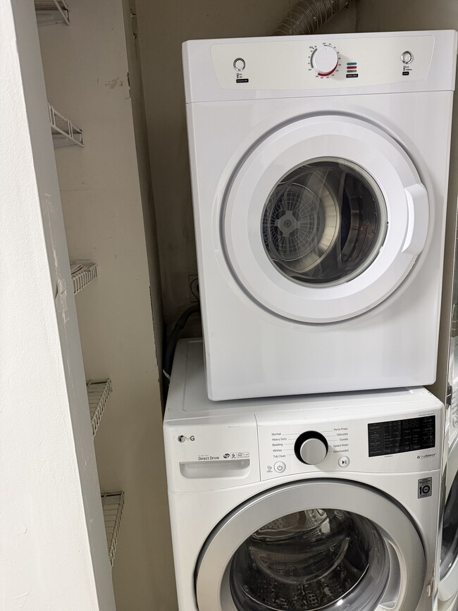 Building Photo - 1049 Newport Harbor