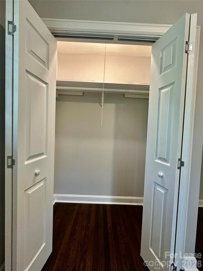 Building Photo - 710 Neil St