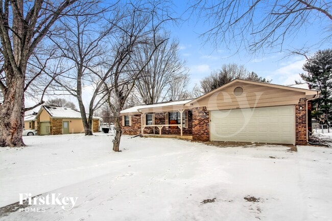 Building Photo - 241 Summit Ridge Dr