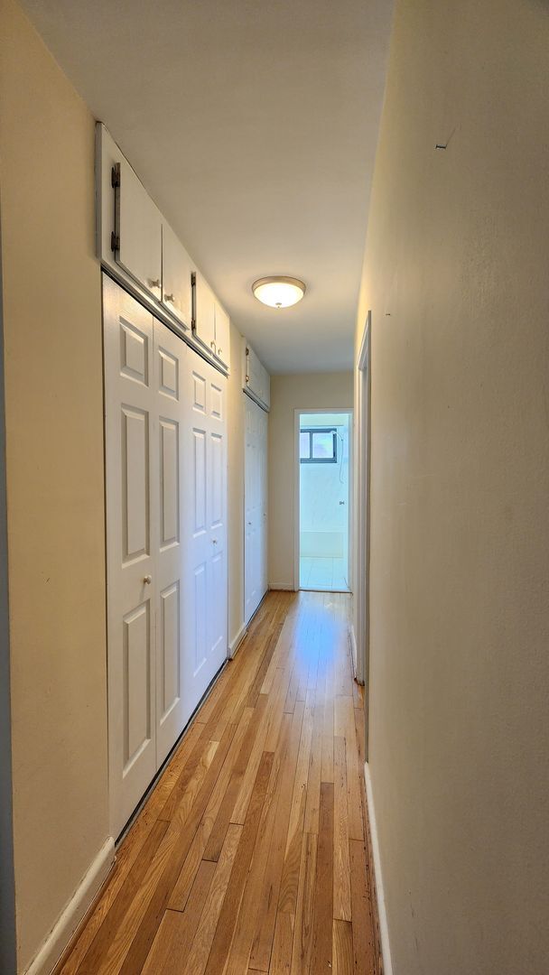 Building Photo - Utilities Included! Parking! Near Pentagon City Metro!