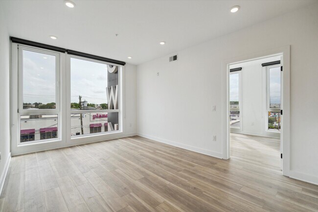 Building Photo - 2636 E York St