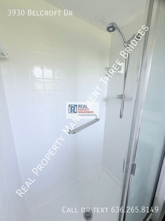 Building Photo - 3930 Belcroft Dr