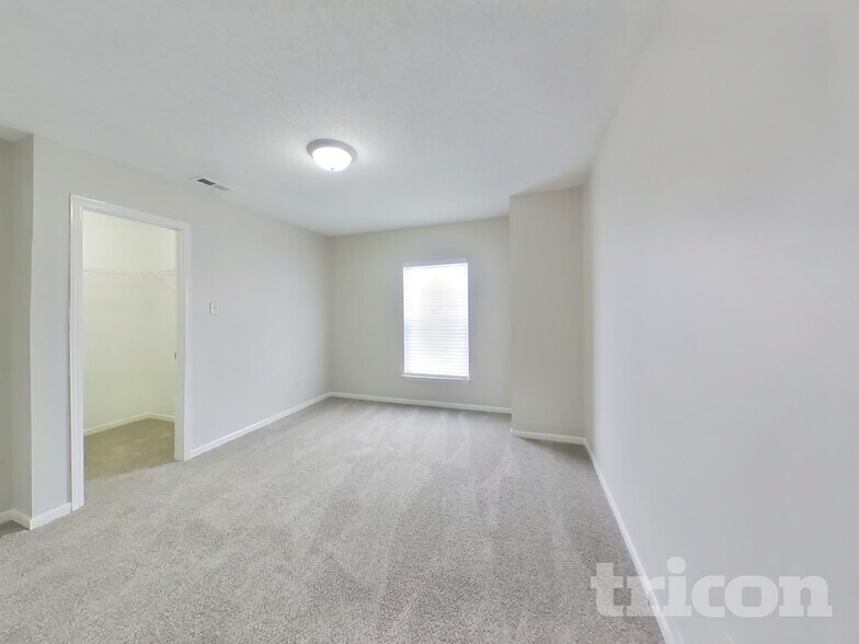 Building Photo - 9986 Split Rock Way