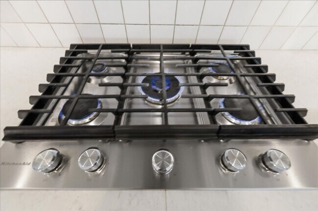 Building Photo - 2225 N 140th Dr