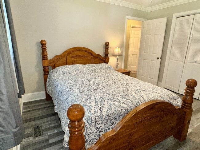 Building Photo - 1205 Furches Ave