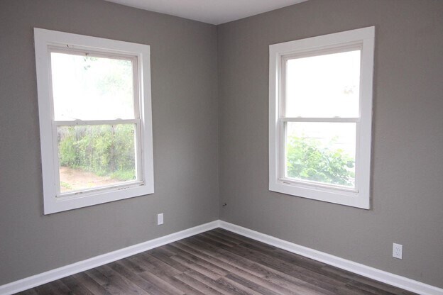 2 bedroom - 2222 S Santa Fe St