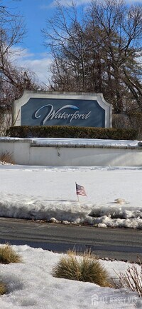 Building Photo - 223 Waterford Dr