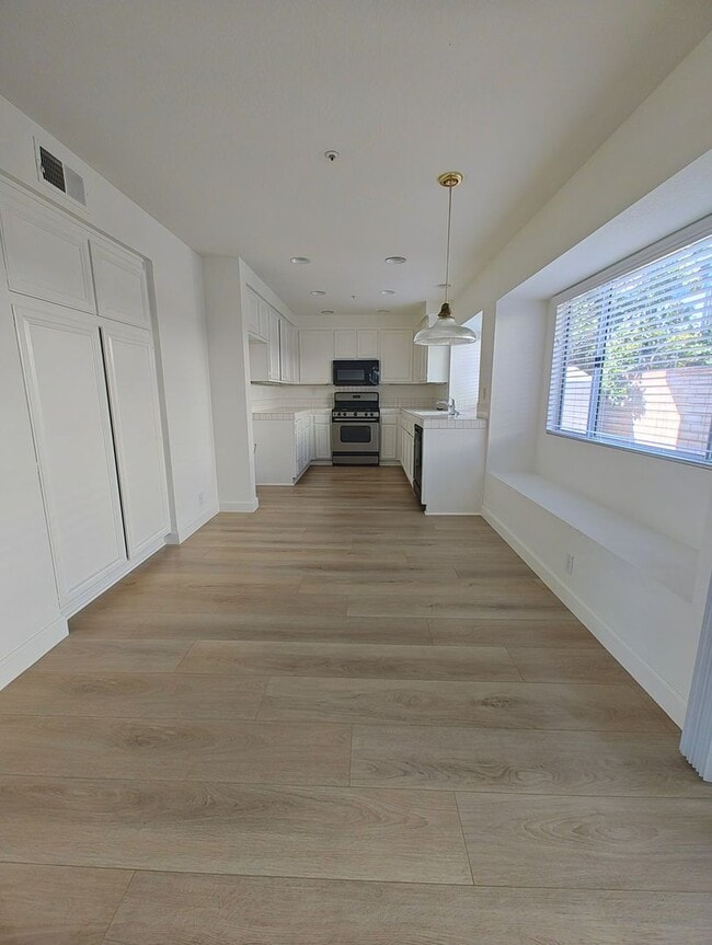 Building Photo - Very Spacious 3 Bedroom, 2.5 Bathroom House For Rent in Buena Park-Lots of Recent Upgrades!