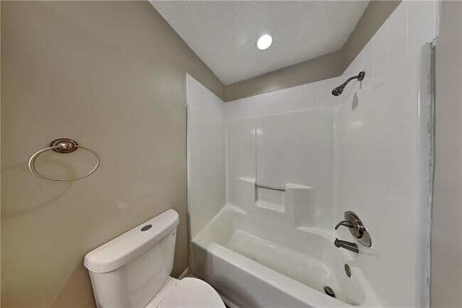 Building Photo - 3408 Spinnaker Way