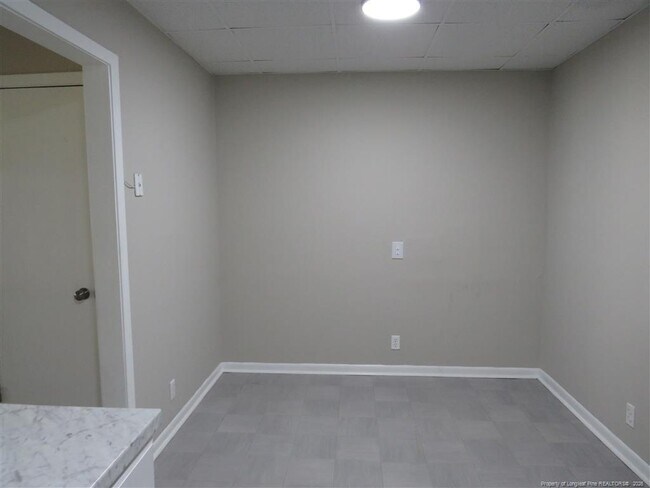 Building Photo - 1608 Fayette Ave