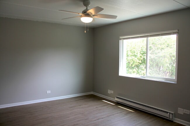 Building Photo - 329 Kimbell Ave
