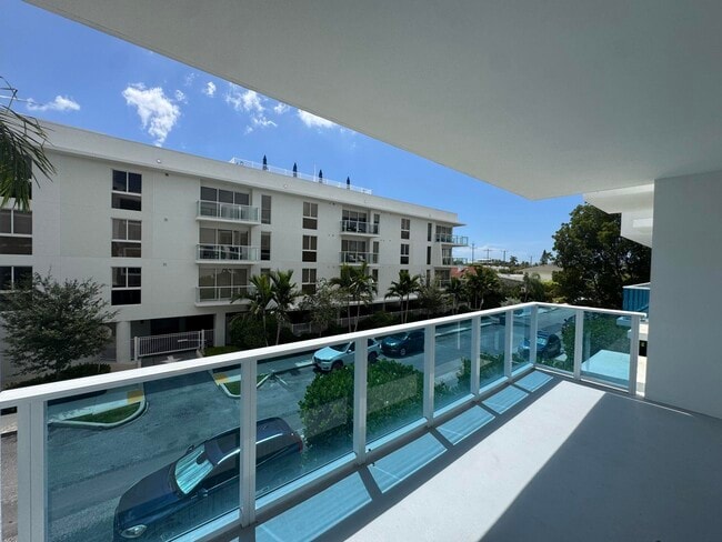 Building Photo - 1 S Palmway
