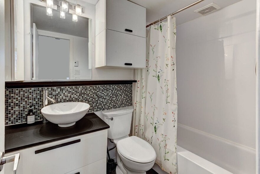 Building Photo - 622 Collier Dr