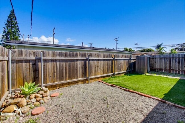 Building Photo - Charming 2Bdm 1Ba Home in Excellent Imperial Beach Location!