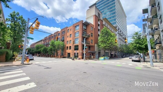 Building Photo - 444 S Blount St