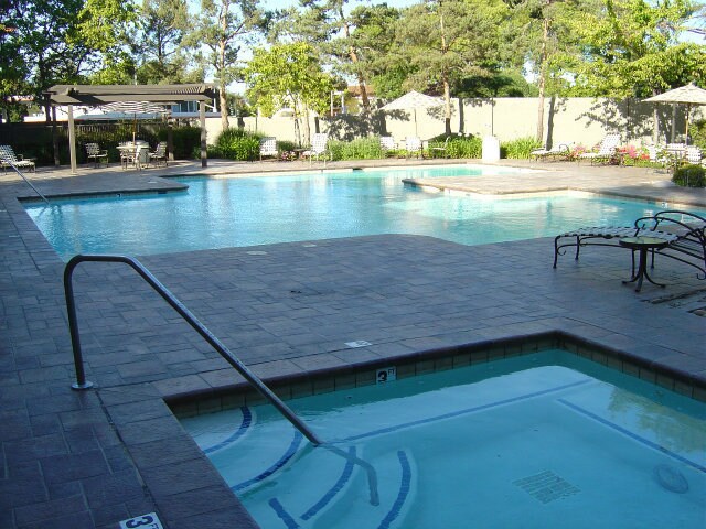 Building Photo - 880 E Fremont Ave