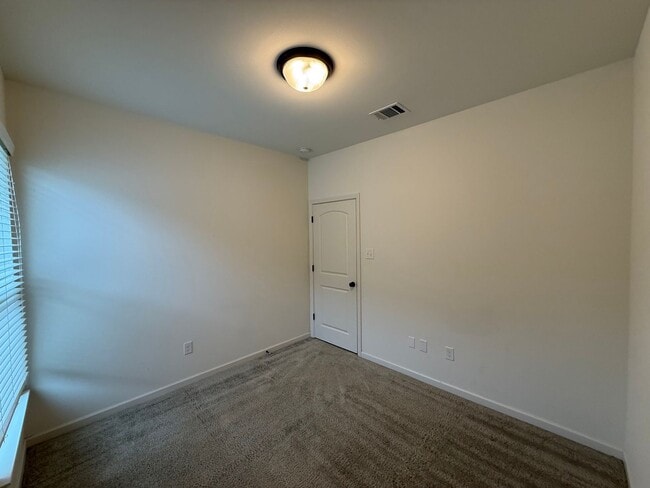 Building Photo - WATER FRONT PROPERTY! BEAUTIFUL 3BD/2BA HOME!