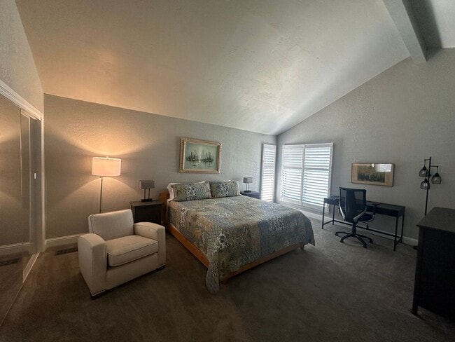 Building Photo - 3 Story condo near country club coming soon!